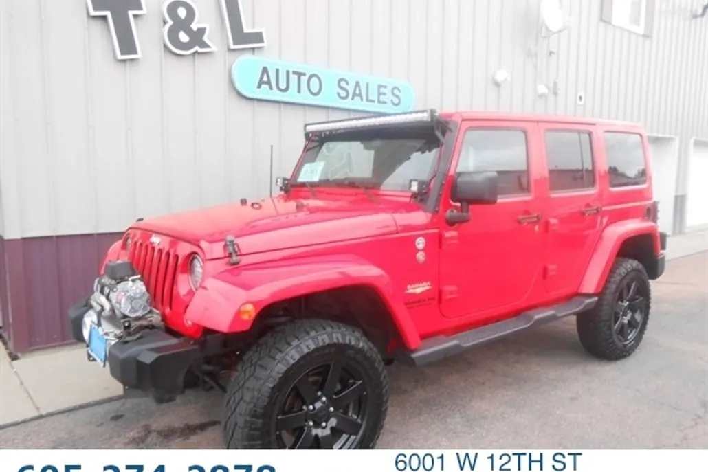 2015 Jeep Wrangler Unlimited Sahara photo 1