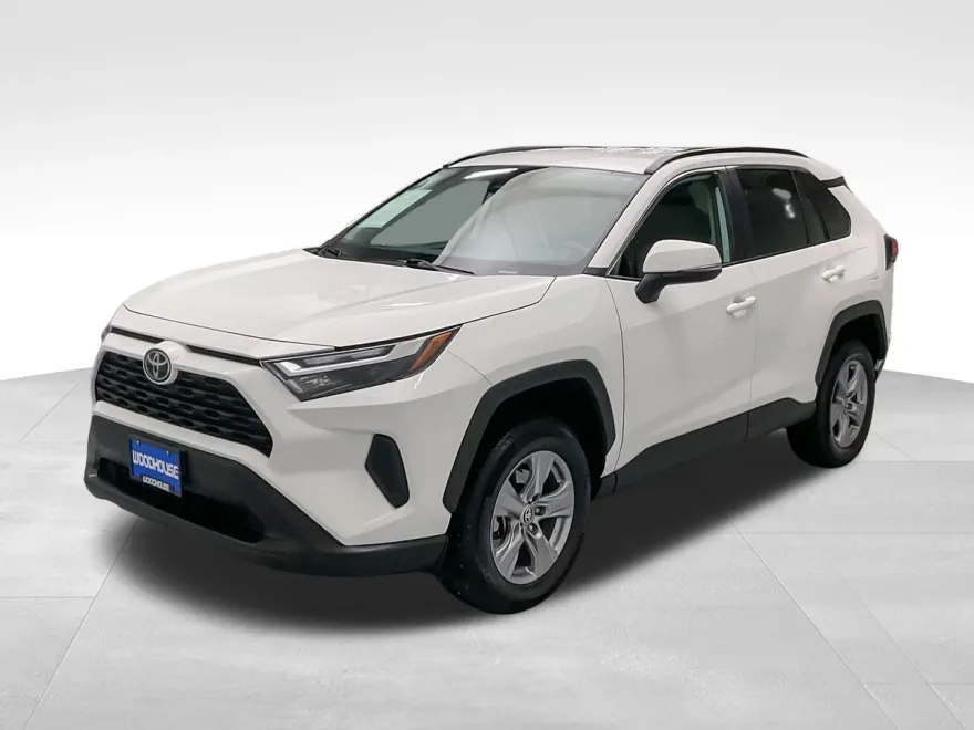 2024 Toyota RAV4 XLE photo 1