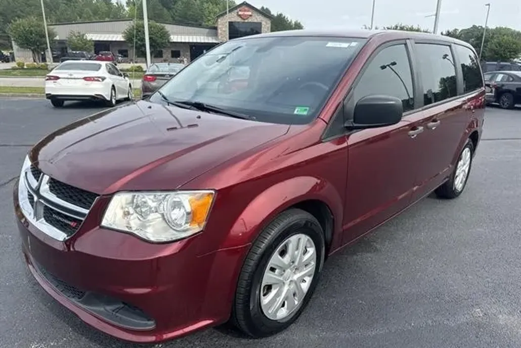 2020 Dodge Grand Caravan SE photo 1