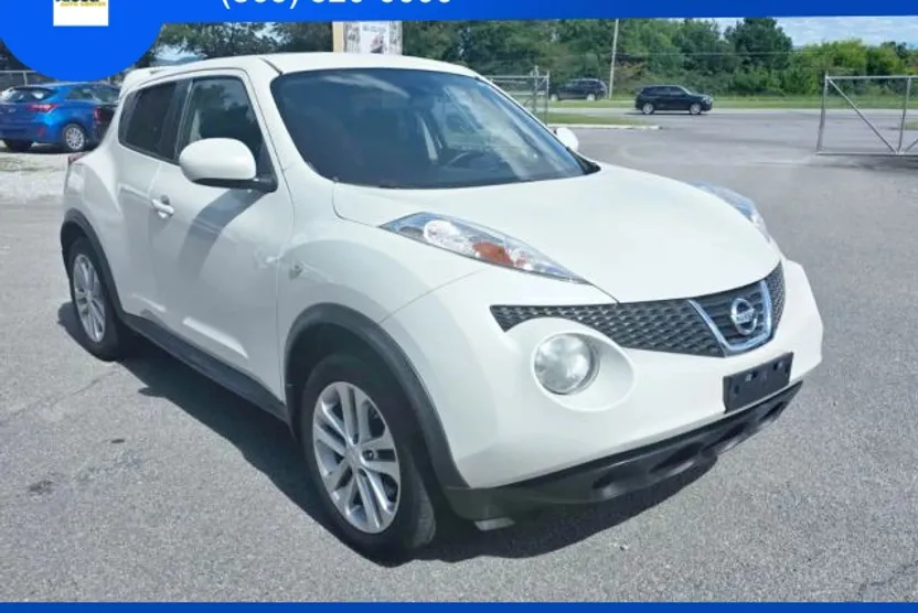 2014 Nissan Juke SV photo 1