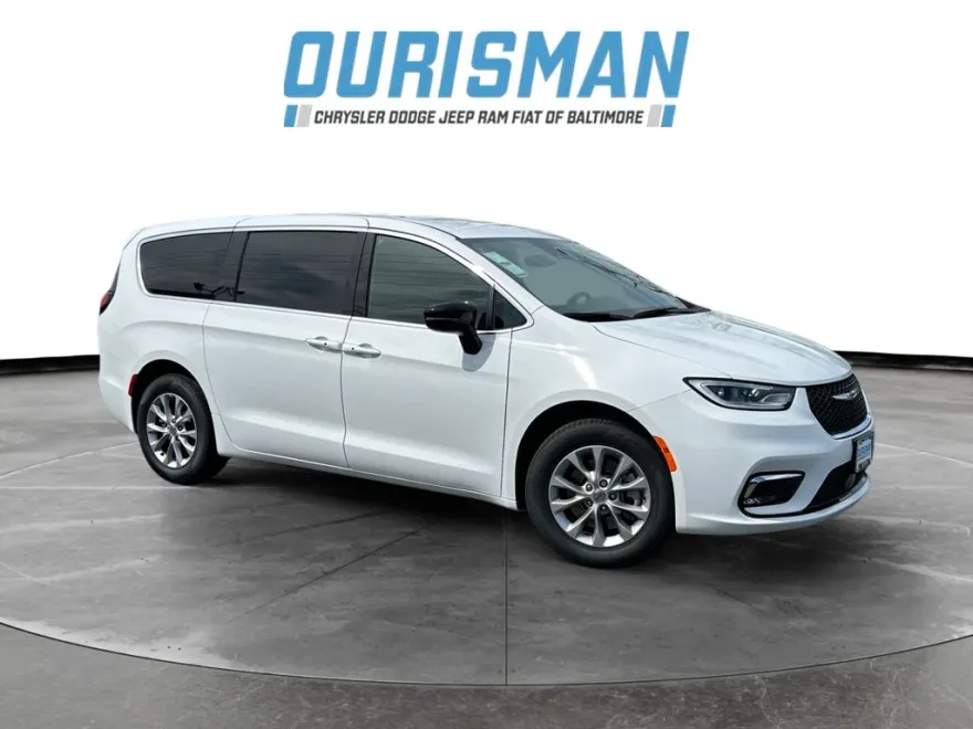 2025 Chrysler Pacifica photo 1