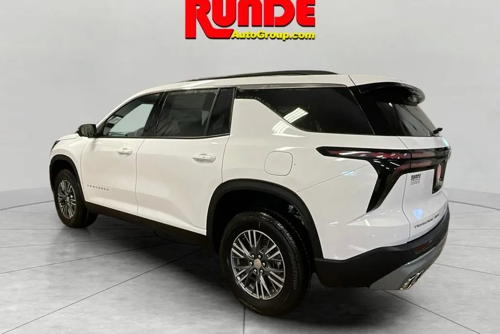 2026 Chevrolet Traverse photo 1