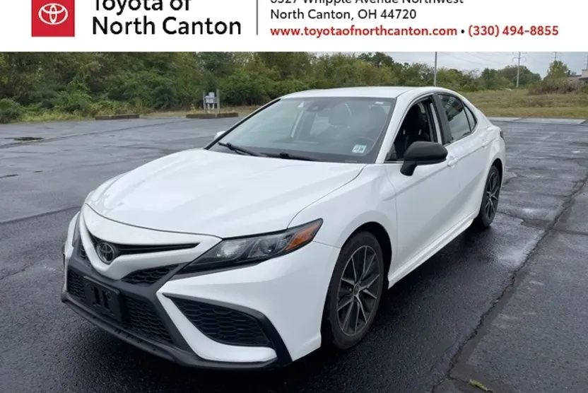 2021 Toyota Camry SE photo 1