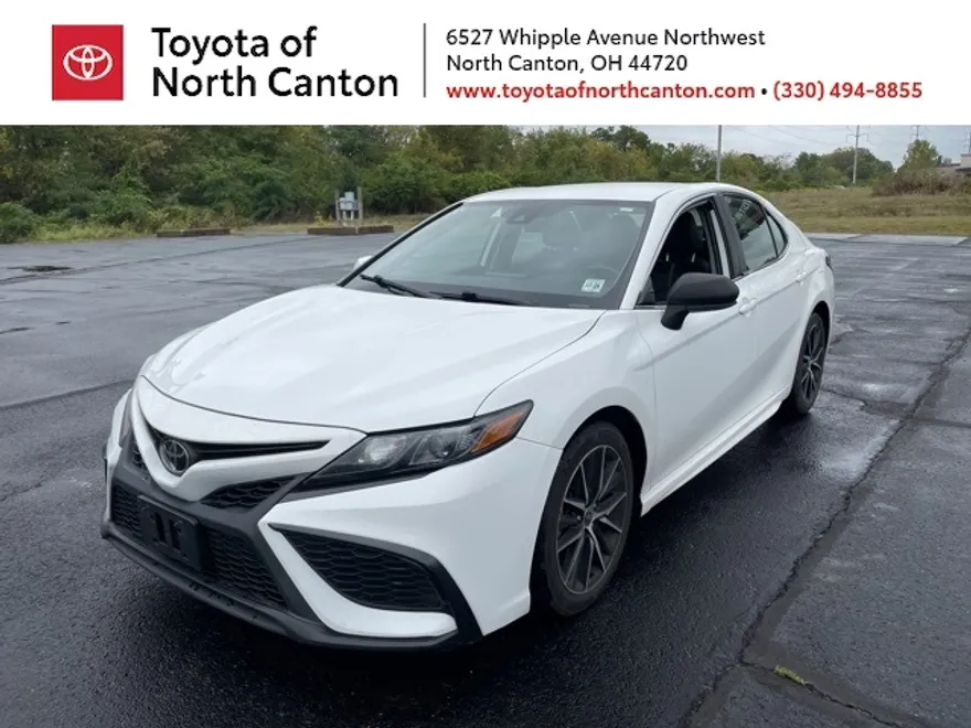 2021 Toyota Camry SE photo 1