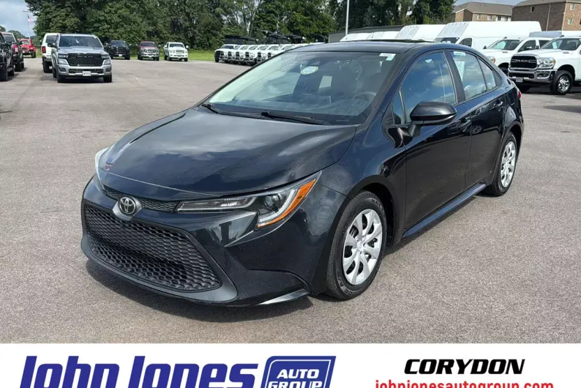2021 Toyota Corolla LE photo 1