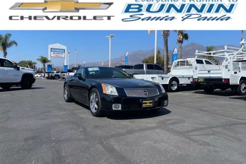 2004 Cadillac XLR photo 1