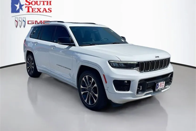 2022 Jeep Grand Cherokee Overland photo 1