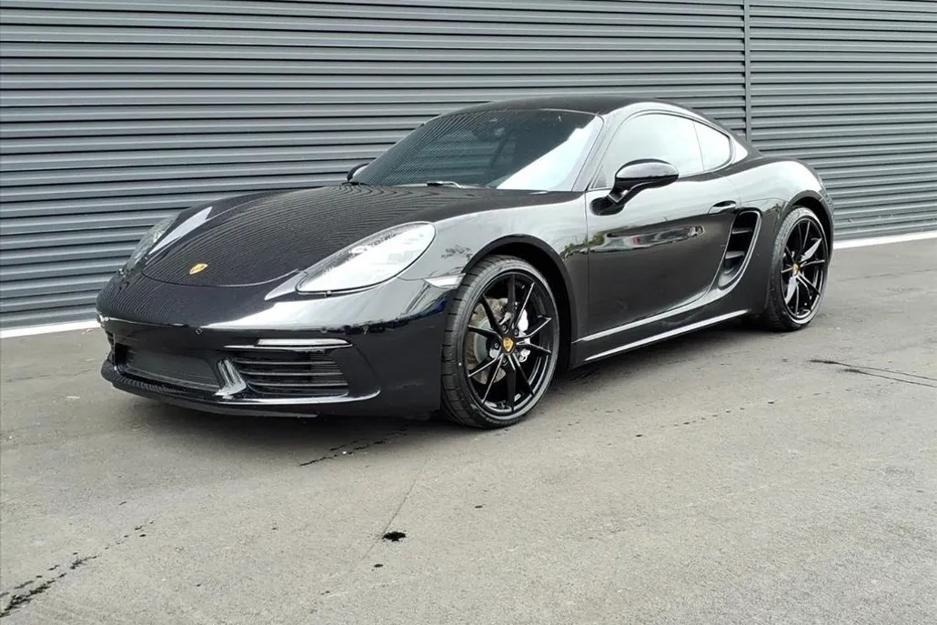2022 Porsche Cayman T photo 1