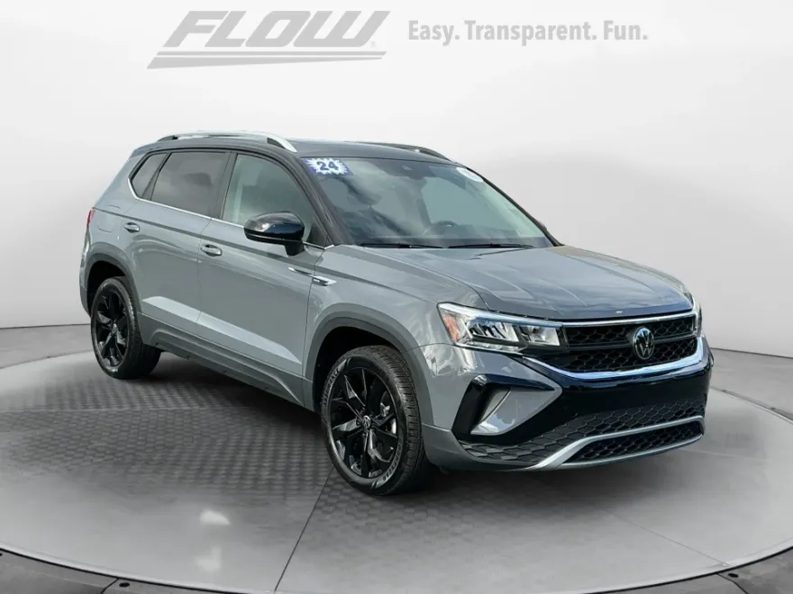 2024 Volkswagen Taos SE photo 1