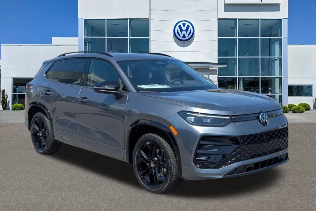 2025 Volkswagen Tiguan SE R-Line Black photo 1