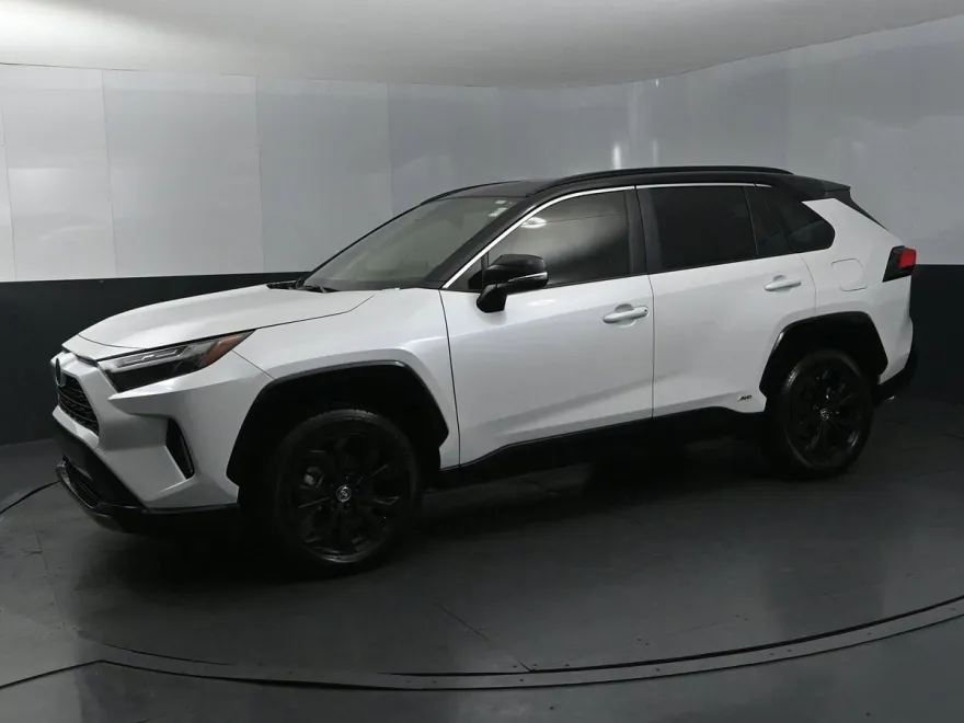 2025 Toyota RAV4 Hybrid XSE photo 1