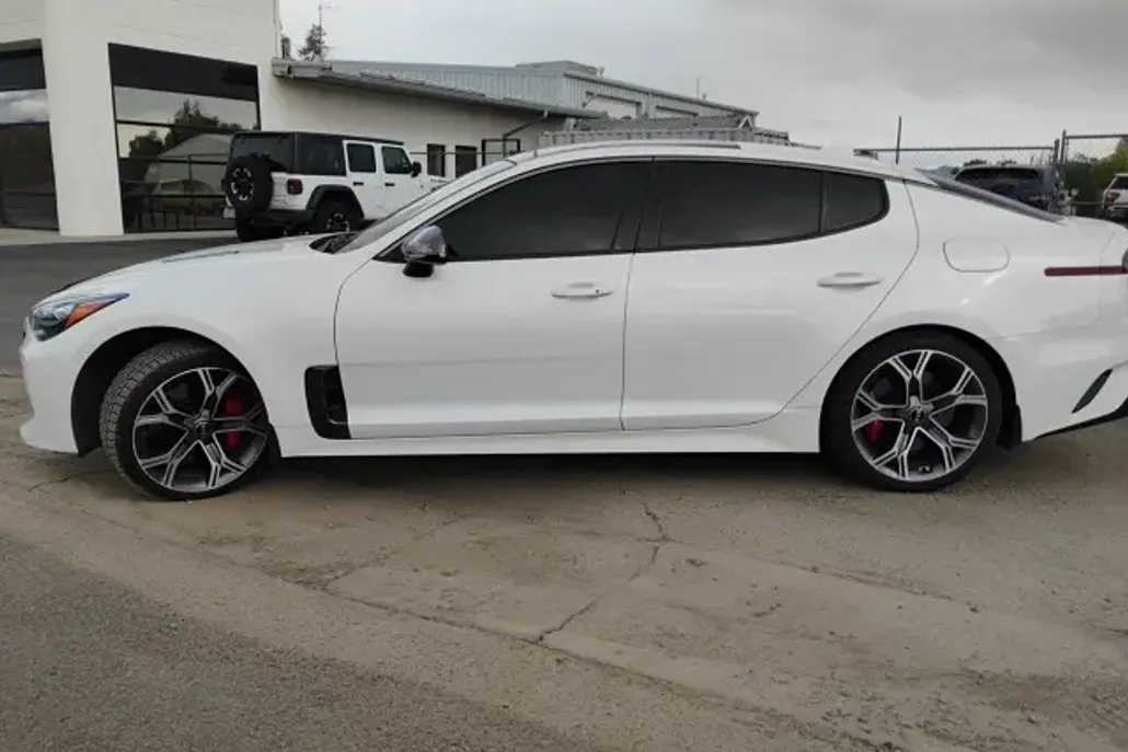 2021 Kia Stinger GT1 photo 1