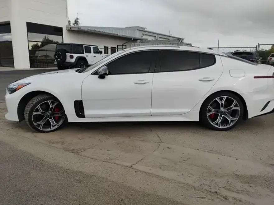 2021 Kia Stinger GT1 photo 1
