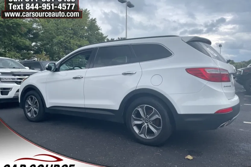 2013 Hyundai Santa Fe GLS photo 1