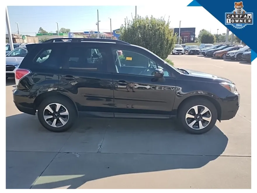 2018 Subaru Forester 2.5i Premium photo 1