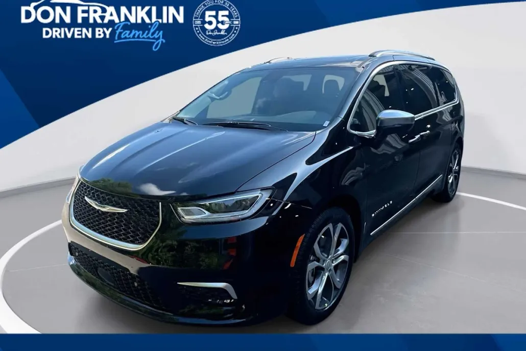 2026 Chrysler Pacifica Pinnacle photo 1