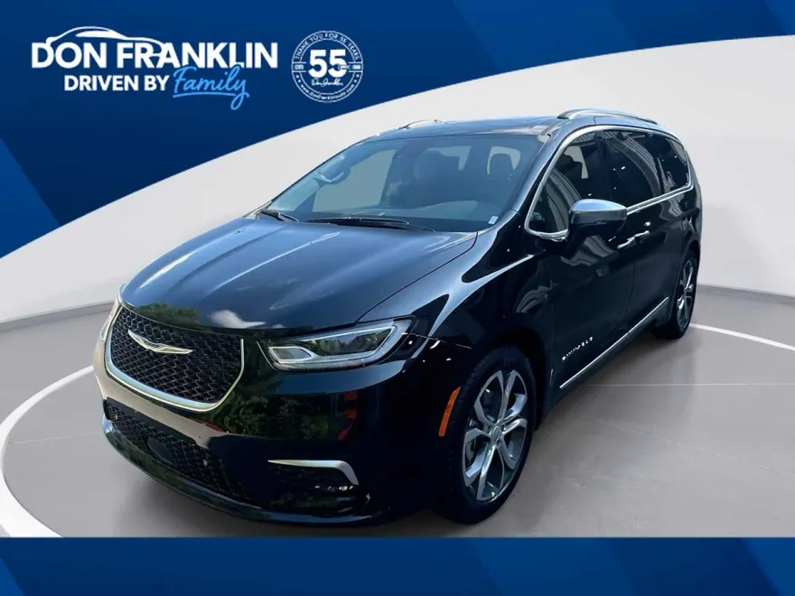 2026 Chrysler Pacifica Pinnacle photo 1