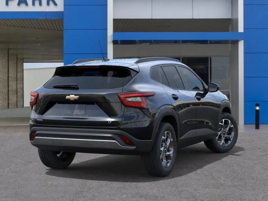 2026 Chevrolet Trax LT photo 1