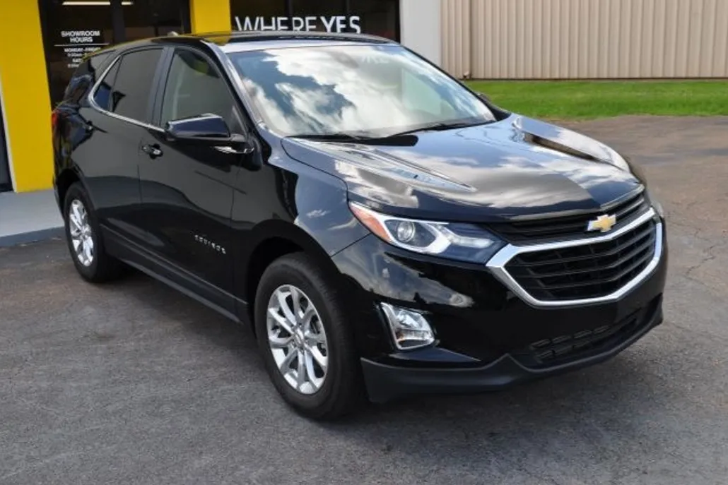 2021 Chevrolet Equinox LT photo 1