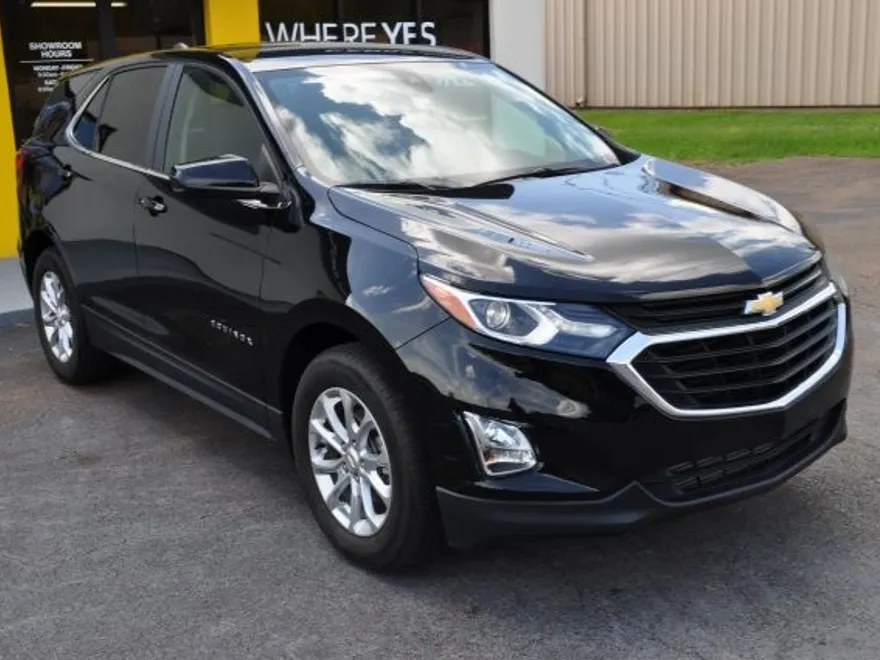 2021 Chevrolet Equinox LT photo 1