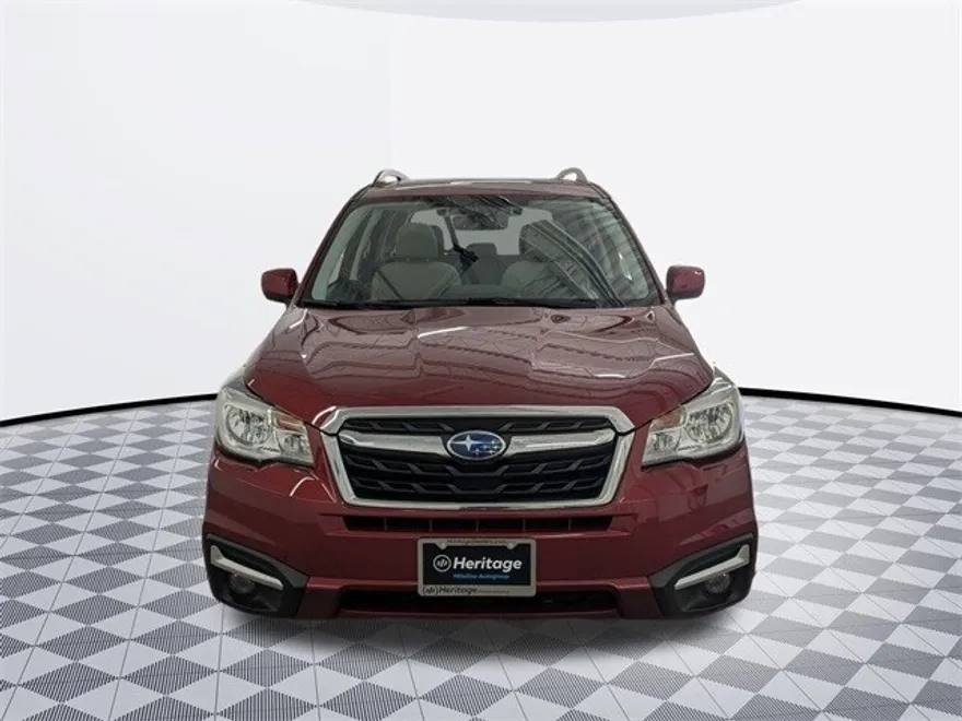 2017 Subaru Forester 2.5i Premium photo 1
