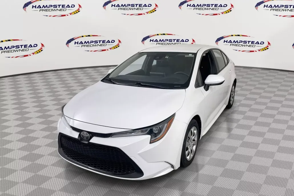 2020 Toyota Corolla LE photo 1