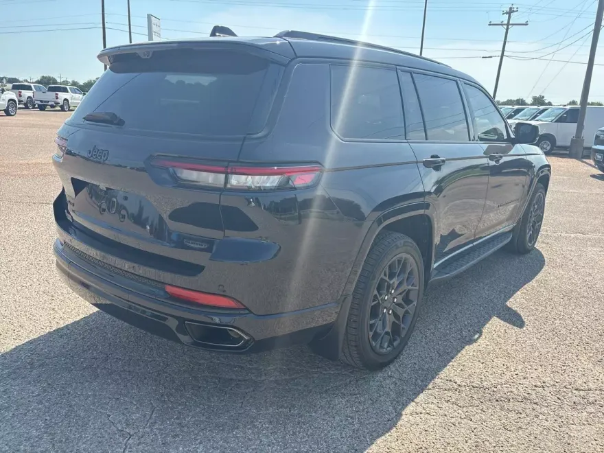 2023 Jeep Grand Cherokee L Summit Reserve photo 1