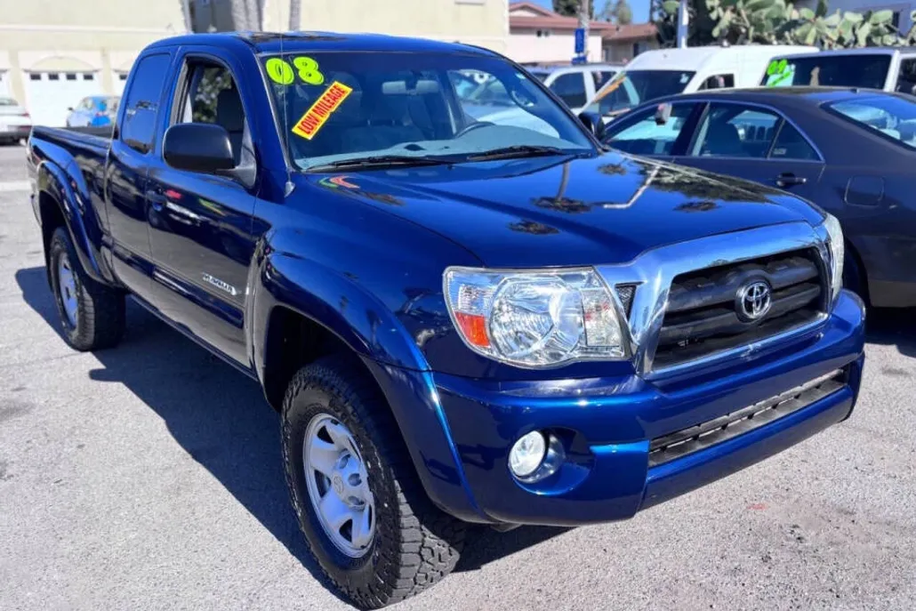 2008 Toyota Tacoma PreRunner V6 photo 1
