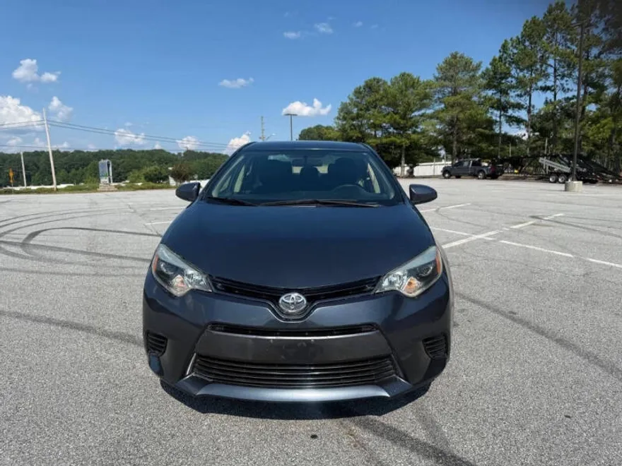 2016 Toyota Corolla LE photo 1