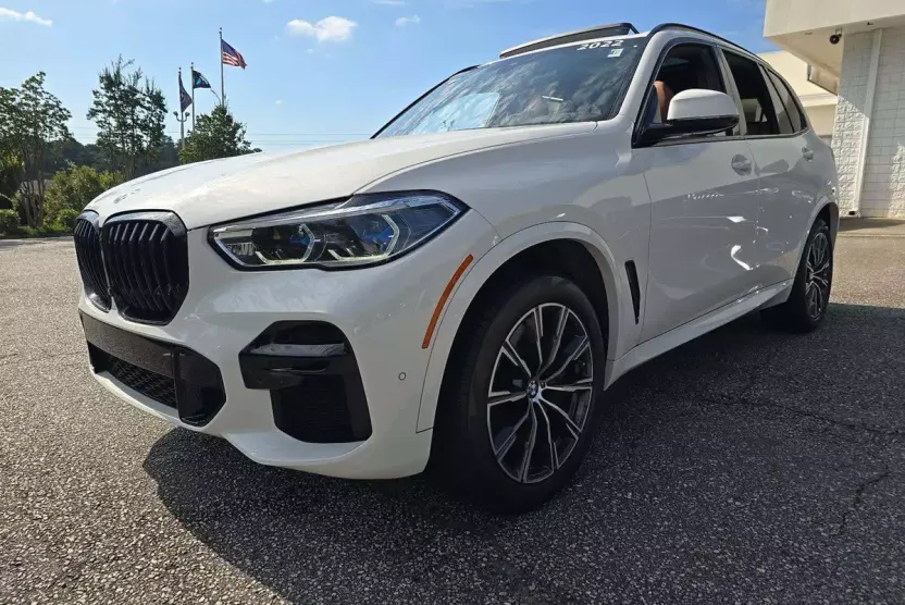 2022 Bmw X5 M50i photo 1