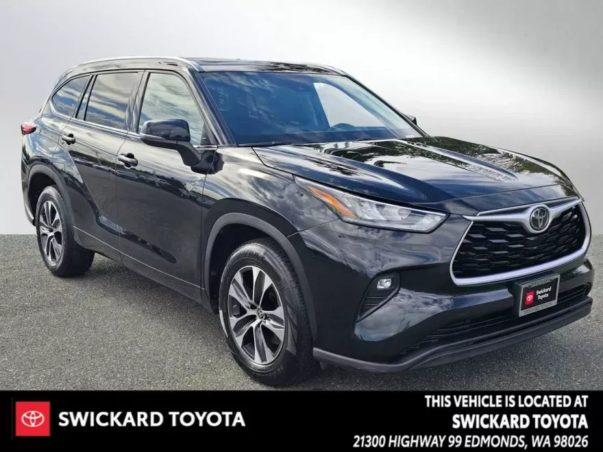 2020 Toyota Highlander XLE photo 1