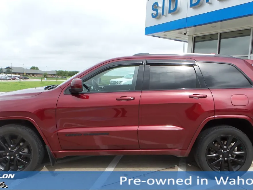 2019 Jeep Grand Cherokee Altitude photo 1