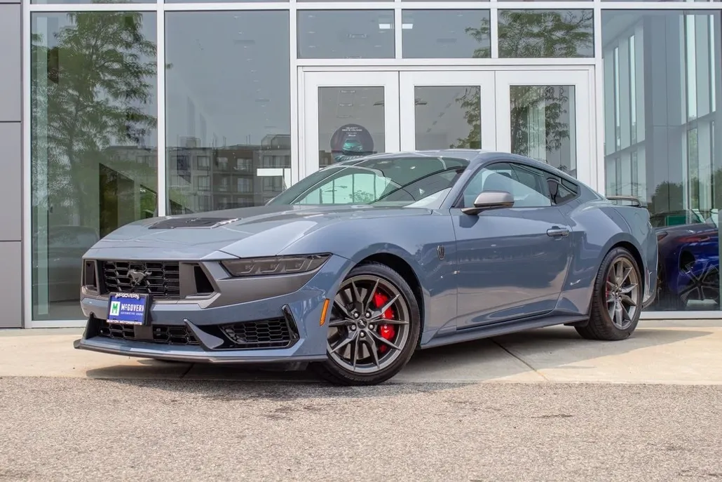 2025 Ford Mustang Dark Horse photo 1