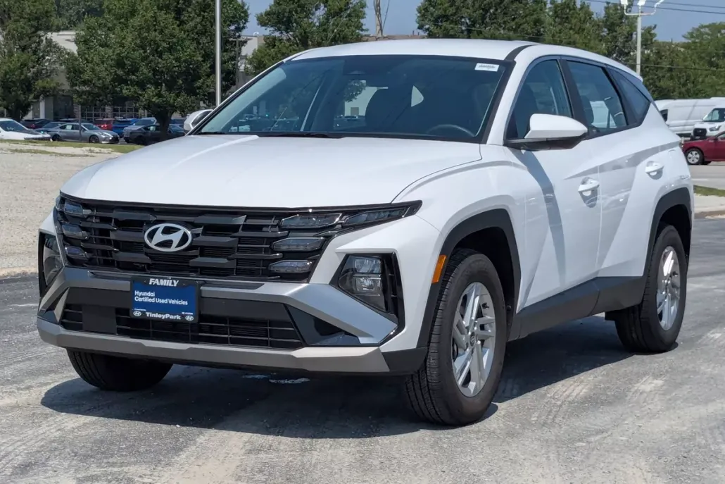 2025 Hyundai Tucson SE photo 1