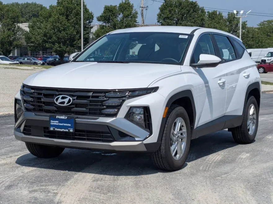 2025 Hyundai Tucson SE photo 1