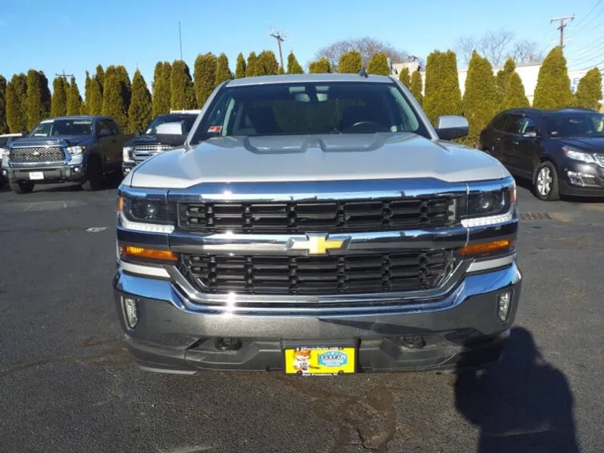 2018 Chevrolet Silverado 1500 LT photo 1