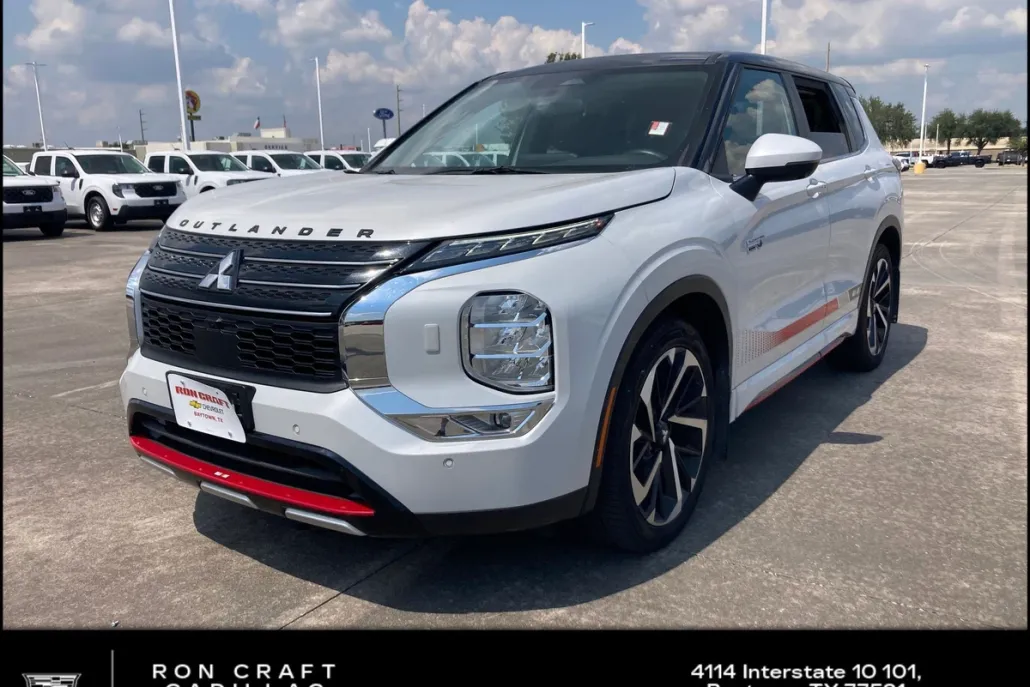 2024 Mitsubishi Outlander PHEV SE photo 1
