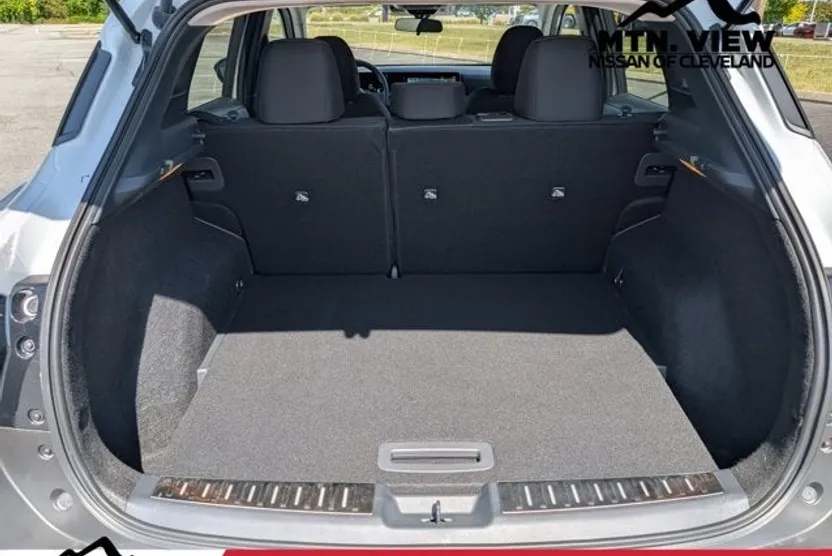 2025 Nissan Kicks SV photo 1