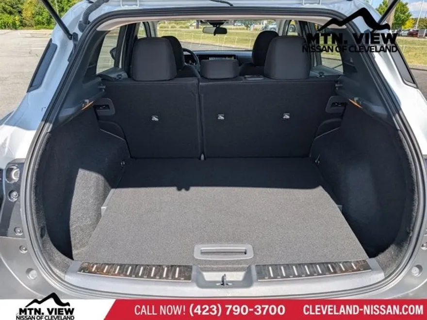 2025 Nissan Kicks SV photo 1