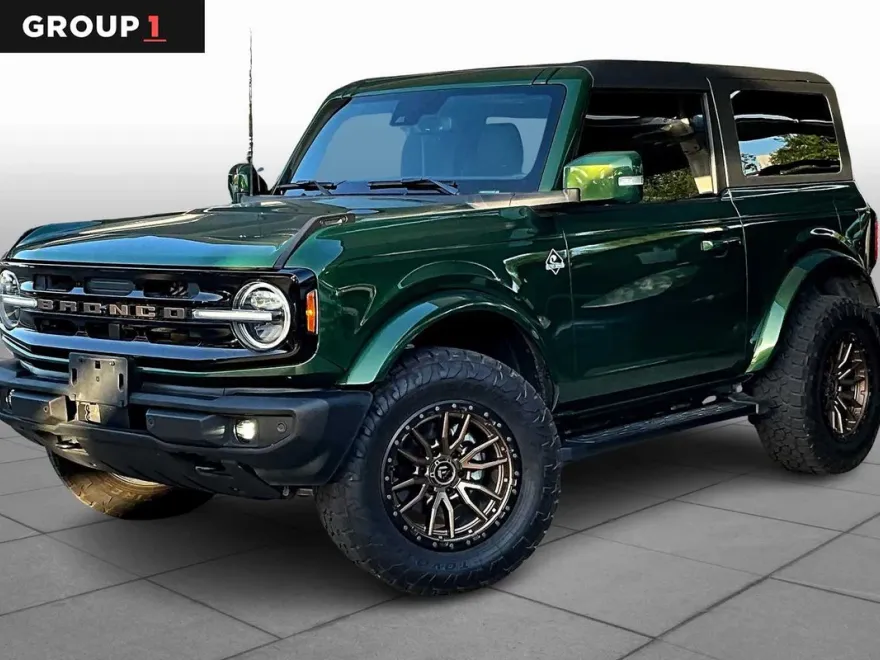 2023 Ford Bronco Outer Banks photo 1