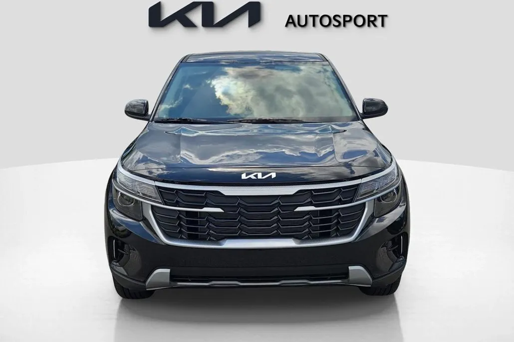 2025 Kia Seltos LX photo 1