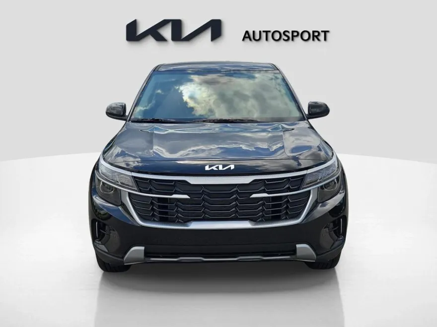 2025 Kia Seltos LX photo 1