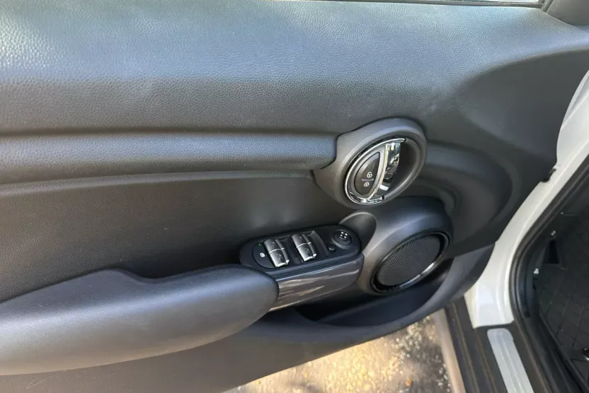 2017 Mini Cooper Hardtop photo 1