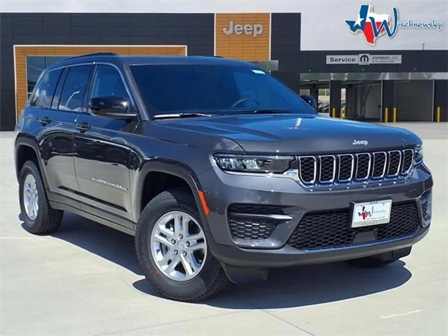 2025 Jeep Grand Cherokee Laredo photo 1