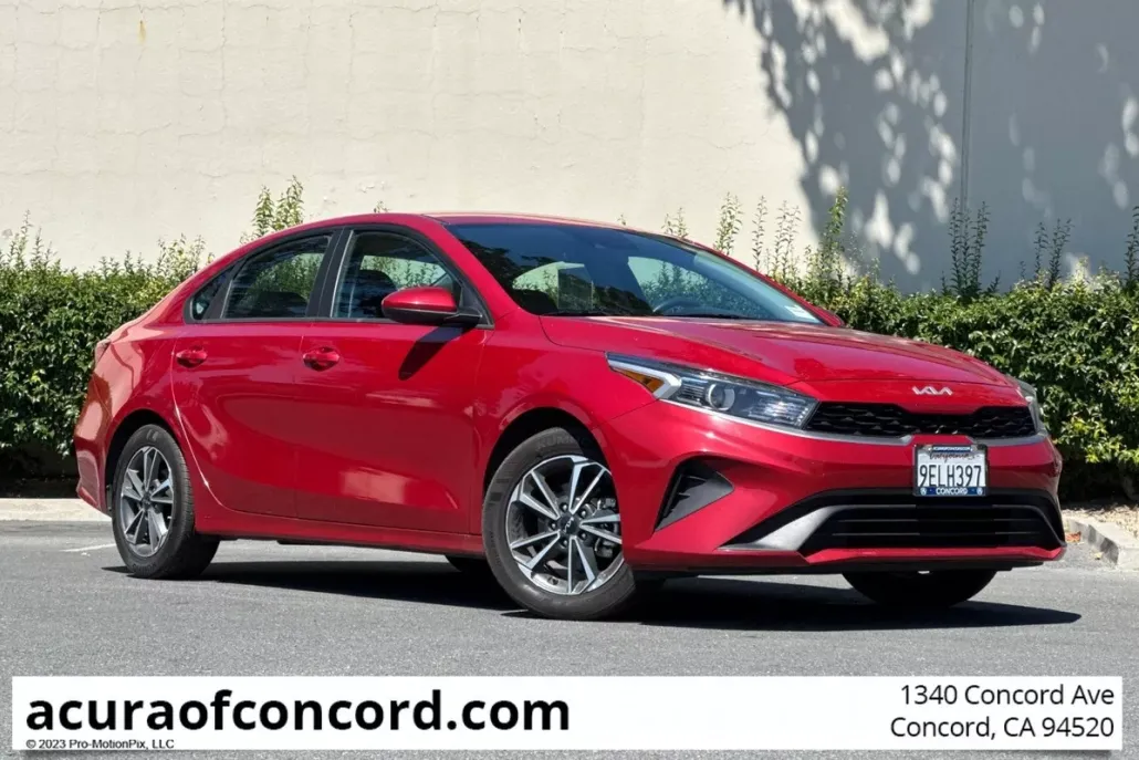 2023 Kia Forte LXS photo 1