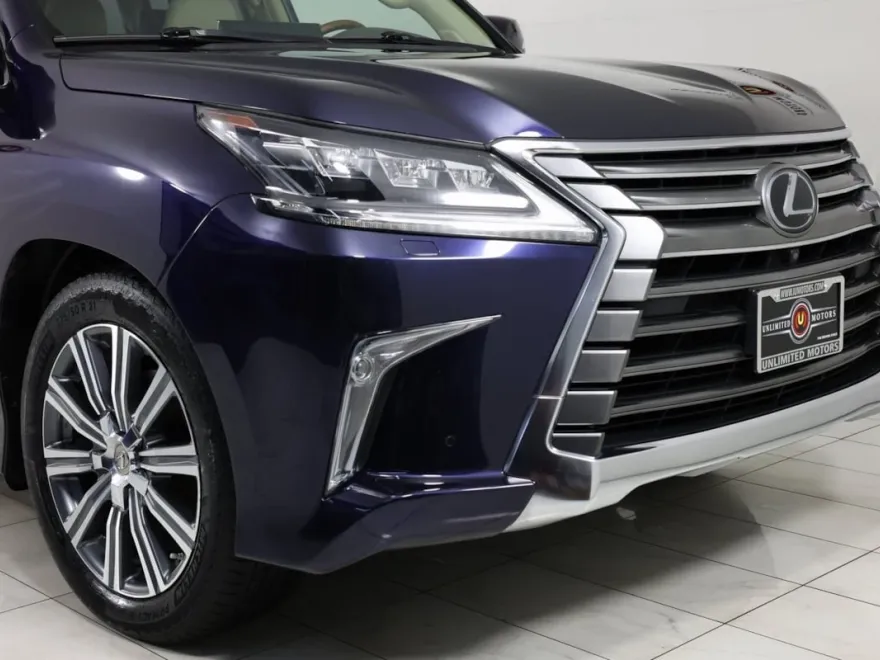 2017 Lexus LX 570 photo 31