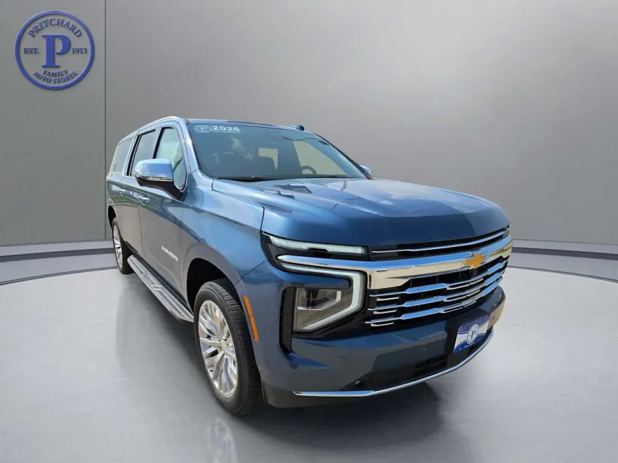 2025 Chevrolet Suburban Premier photo 1