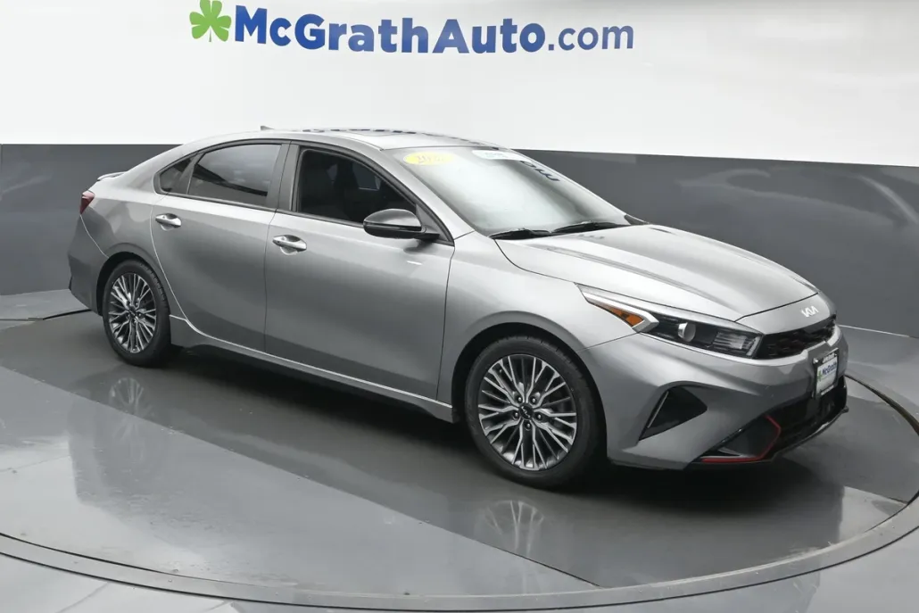 2022 Kia Forte GT-Line photo 1