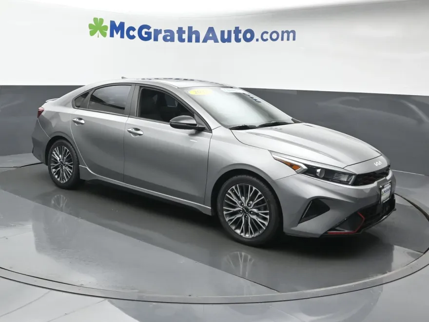 2022 Kia Forte GT-Line photo 1
