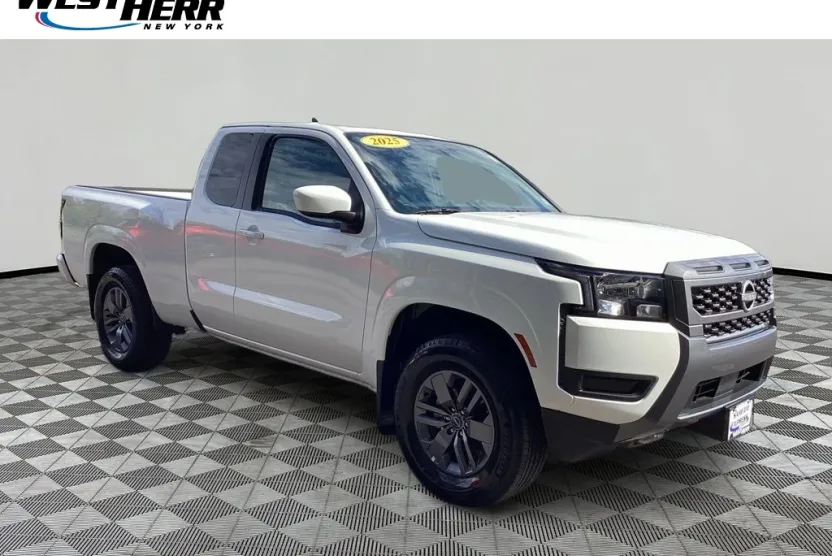 2025 Nissan Frontier SV photo 1